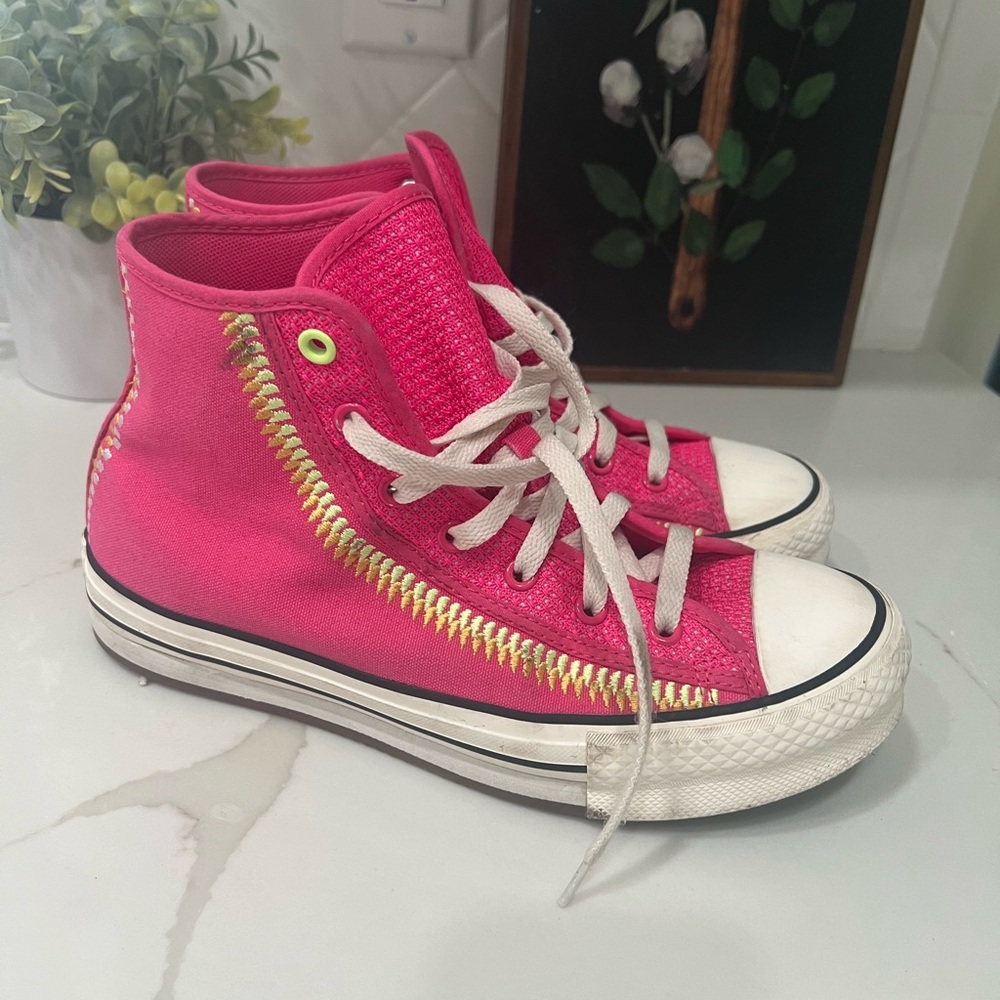 Converse Chuck Taylor All Star Eva Lift High Top Youth Size 6 Pink Woman’s 7.5/8